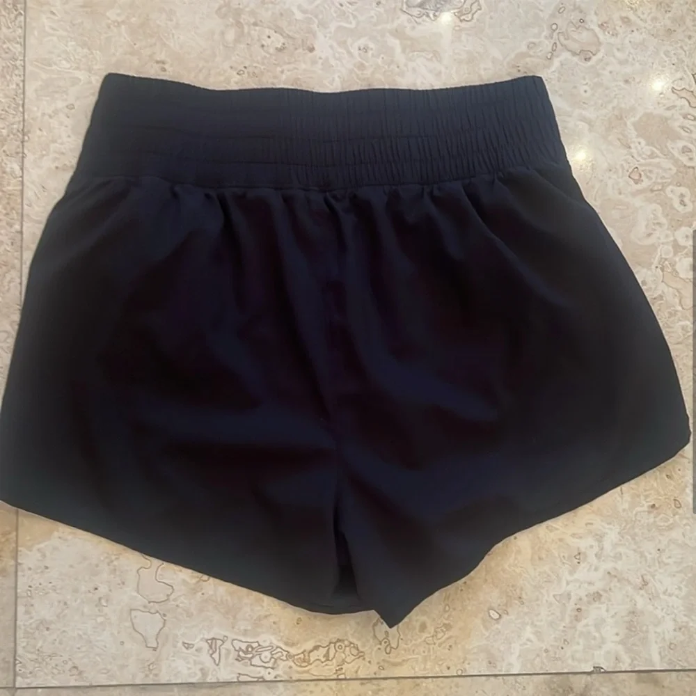 Gap Black Fit High Rise Running Short Size Small with built in liner